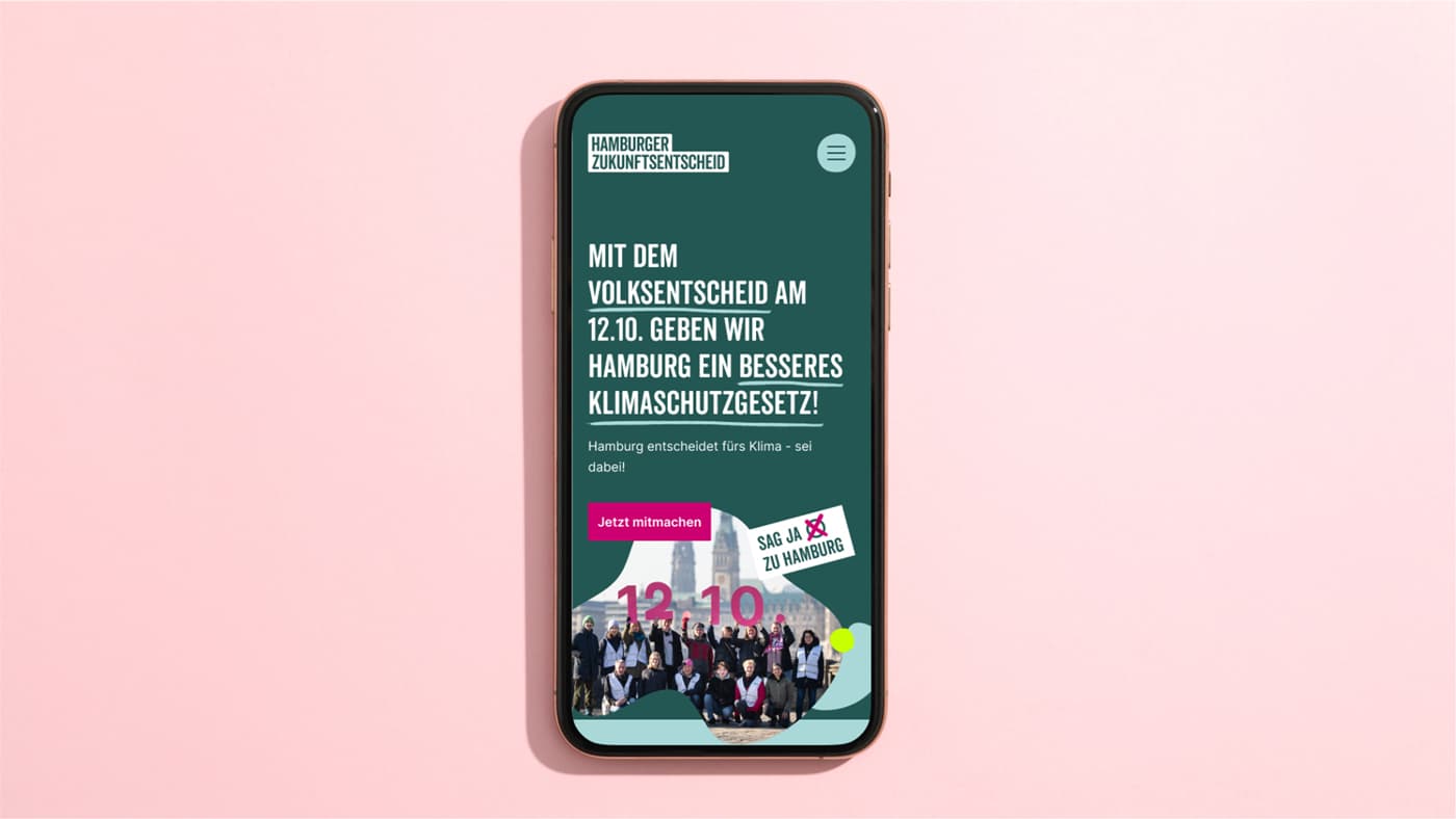 Mockup einer Smartphones mit Startseite des Hamburger Zukunftsentscheids